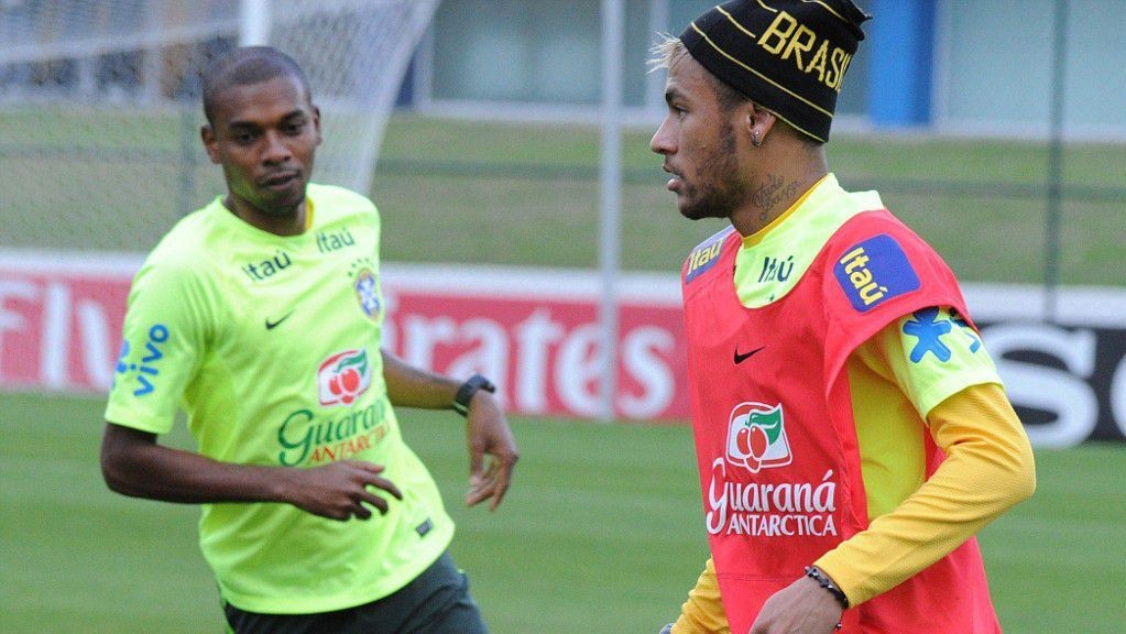 MS_Neymar_Fernandinho_tréning
